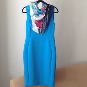🍃🌺 Calvin Klein - Bright Figure Flattering Dress